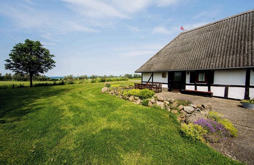 Bøjden Apartment | Idyllic farmhouse 600m from the Little Belt