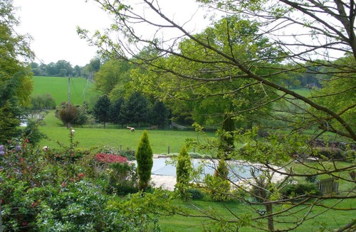 Vigoulant Cottage | Idyllic Farmhouse Retreat with Private Pool, Fishing Pond, and Family Amenities in Berry