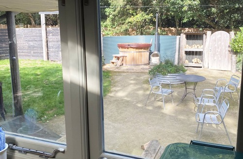 Wareham Cabin | Idyllic Forest Log Cabin with Hot Tub