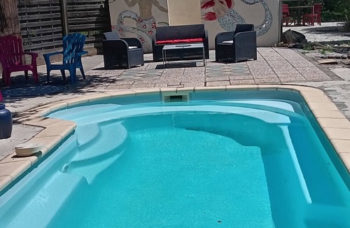 Canet-en-Roussillon Cottage | Idyllic Gite With Pool On Chateau Wine Estate