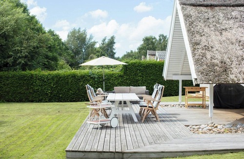 Hornbaek House | Idyllic holiday in a beautiful thatched house