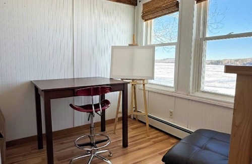 Belfast House | Idyllic Lakefront Retreat: pvt dock & beach for kayaking, swimming & fishing