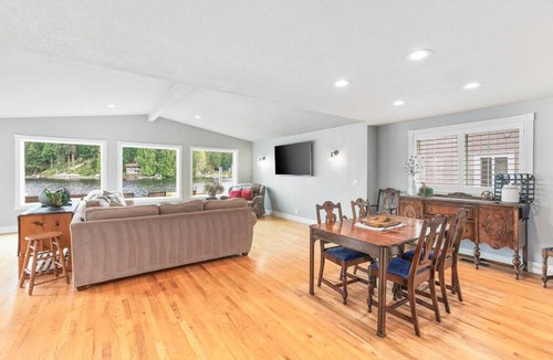 Three Lakes House | Idyllic Lakeside Getaway - Hidden Gem