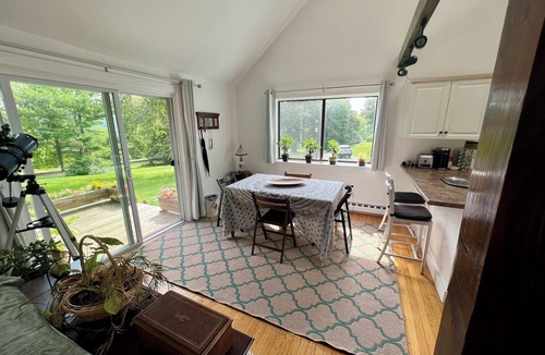 Ridgefield House | Idyllic Lightfilled Cottage