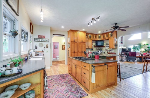 Gladehill House | Idyllic Martinsville Retreat w/Deck & Forest View