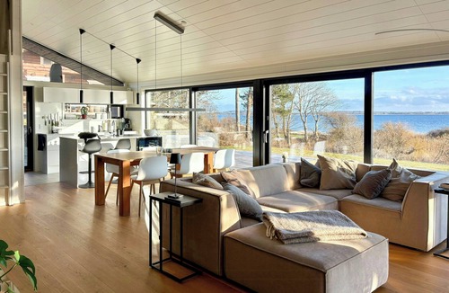 Odsherred Kommune House | Idyllic modern house overlooking Lammefjord