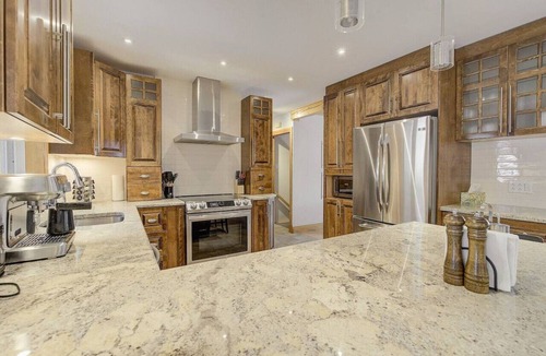 Baie-St-Paul House | Idyllic Nature Retreat | Hot tub & Scenic Views