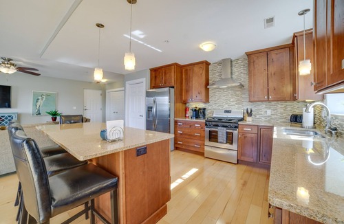 New Buffalo Condo | Idyllic New Buffalo Condo: Walk to Beach & Shops!