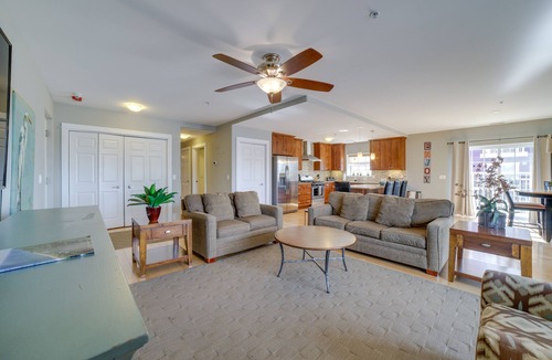 New Buffalo Condo | Idyllic New Buffalo Condo: Walk to Beach & Shops!