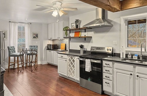 Bakerton House | Idyllic Riverfront Farmstead, Golf, Spa & More