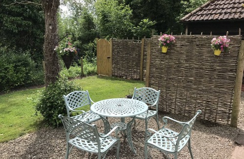 Bodenham Apartment | Idyllic riverside location