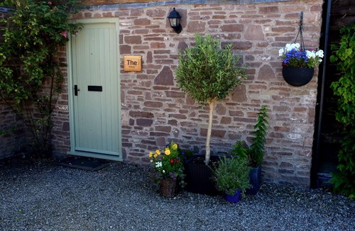 Bodenham Apartment | Idyllic riverside location