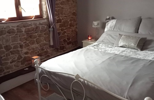 Pleuville Cottage | Idyllic Rural Romantic Retreat