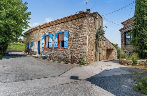 Limans House | Idyllic stone house in a quiet location.