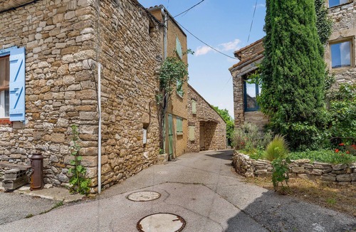 Limans House | Idyllic stone house in a quiet location.