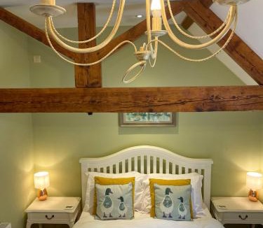 Priors Marston House | Idyllic Suite at Lower Fields Farm
