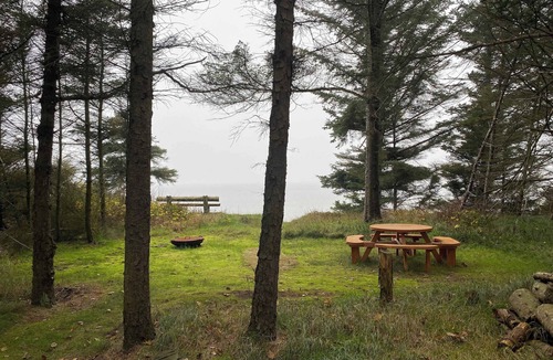 Spøttrup House | Idyllic summer house at the waters edge