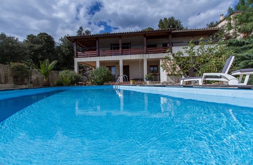 Cabrerolles Villa | Idyllic Villa Set Amongst Vineyards With Private Pool