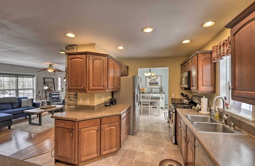 Washington House | Idyllic Washington Retreat w/Fire Pit & Yard