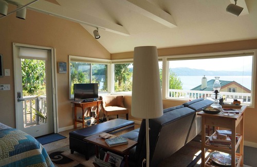 Adelma Beach Cottage | Idyllic Waterfront Cottage w/Beach & Sunset Views!