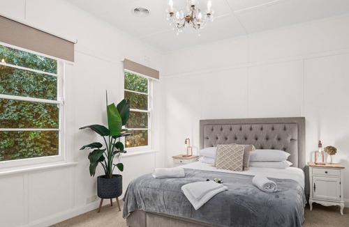 Bundanoon House | Idyllically Charming 5-Bed Country Cottage