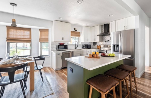 North Richland Hills House | IG-Worthy TX Oasis: Gated Pool + Fire Pit + Putt Putt + Game Room