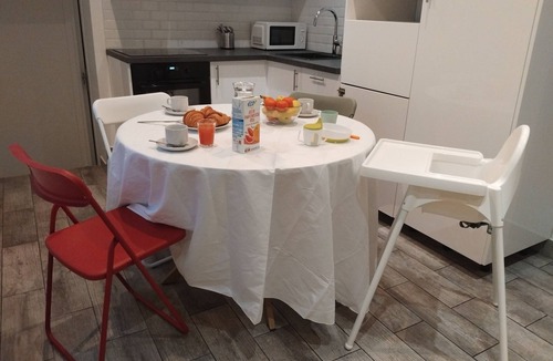 Villeneuve-le-Roi Apartment | Iglu Beautiful apartment, two comfortable bedrooms, outdoor camera. Garden.