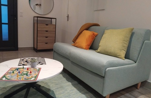 Villeneuve-le-Roi Apartment | Iglu Beautiful apartment, two comfortable bedrooms, outdoor camera. Garden.