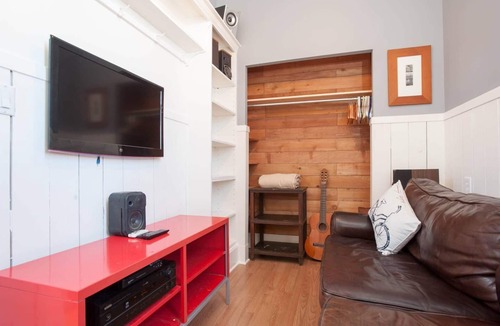 Smith Park Apartment | iKlektik House/Robin