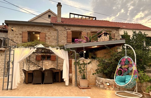Vrisnik Villa | Il Melograno, an original Dalmatian stone house with a stunning view