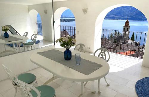 Ronco sopra Ascona House | Il Nido by Fewotessin