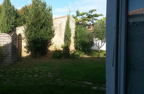 Loix House | Ile de ré - loix - typical Ré house with great backyard,