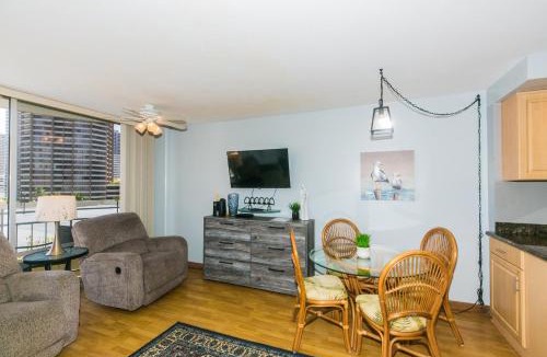 Waikiki Apartment | Ilikai Marina 995 City View Studio