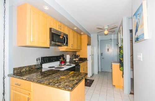 Waikiki Apartment | Ilikai Marina 995 City View Studio