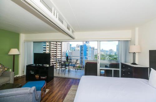 Waikiki Apartment | Ilikai Tower 1205 City View 1BR