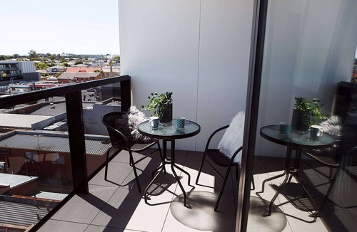 Cheltenham Apartment | Ilixir Apartments by Ready Set Host