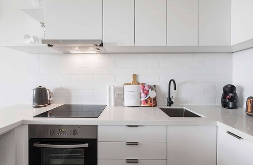 Cheltenham Apartment | Ilixir Apartments by Ready Set Host