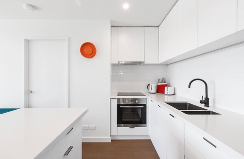 Cheltenham Apartment | Ilixir Apartments by Ready Set Host