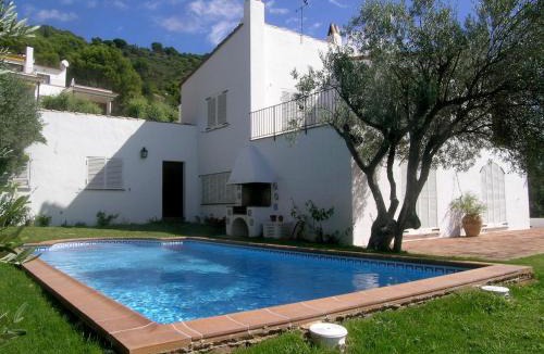 Aiguablava House | Illa blanca
