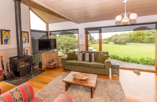 Waratah House | Illangi Beach Retreat