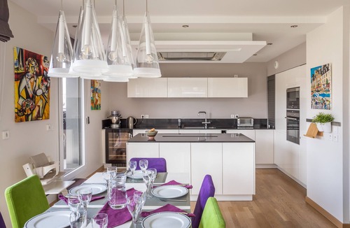 Saint-Helier Apartment | ILLANKA - Appartement 3 chambres avec parking et terrasse proche gare