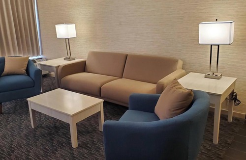 Zion Hotel | Illinois Beach Hotel