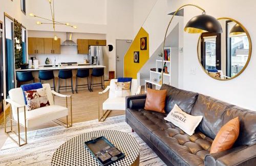 Edgehill Apartment | Illume 407