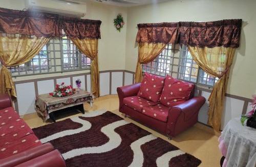 Kampung Bukit Tok Bat House | Iltizam Homestay