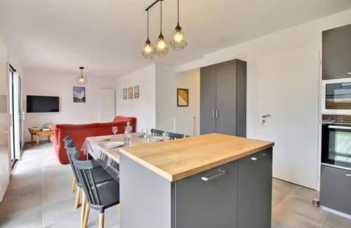 Sene House | Ilur - SENE - Gîte