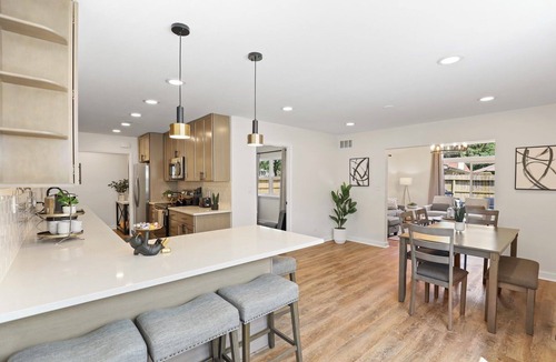 Downers Grove House | Imagine… 5 Brs/Game Room
