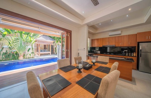 Central Seminyak Villa | Imagine Your Family Renting a Luxury 3 Bedroom Holiday Villa Close to Kabupaten Badung Double Six Beach