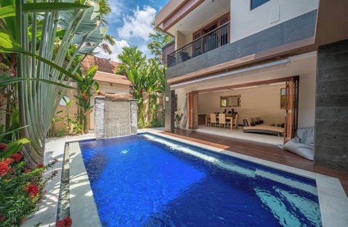 Central Seminyak Villa | Imagine Your Family Renting a Luxury 3 Bedroom Holiday Villa Close to Kabupaten Badung Double Six Beach