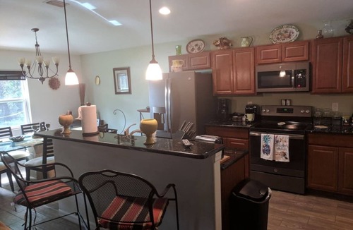 South Bradenton House | IMG Lake & Beach Home with Pool White Sand BeachesnMAY 16-10, Oct, Nov SPECIALS!