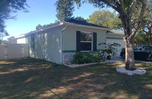 South Bradenton House | IMG Lake & Beach Home with Pool White Sand BeachesnMAY 16-10, Oct, Nov SPECIALS!